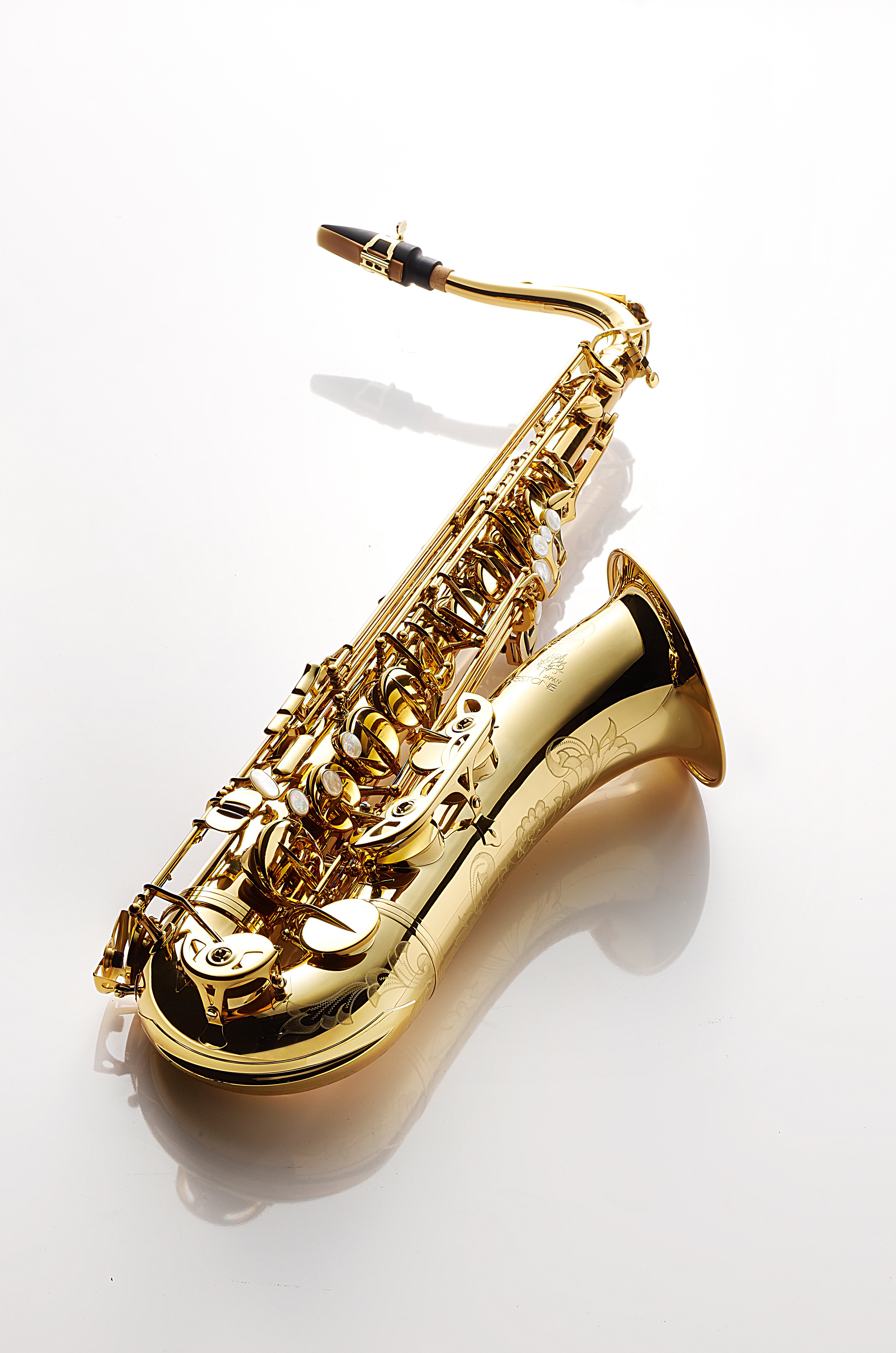 Tenor Saxophon FORESTONE goldlackiert